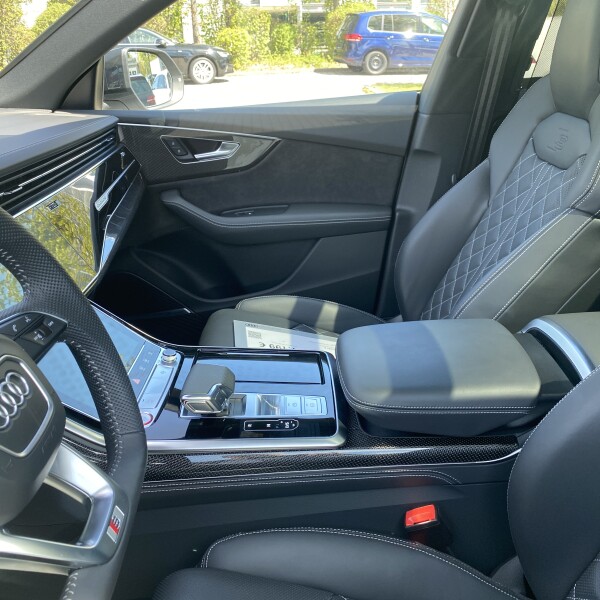 Audi SQ8 из Германии (45207)