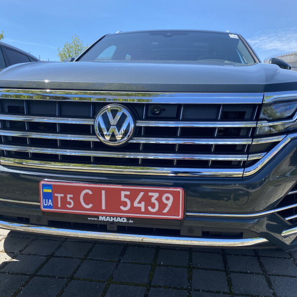 Volkswagen Touareg из Германии (45993)