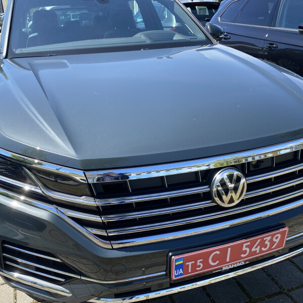 Volkswagen Touareg из Германии (45987)