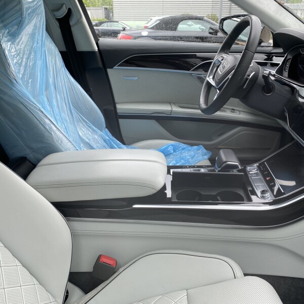 Audi A8  из Германии (46264)