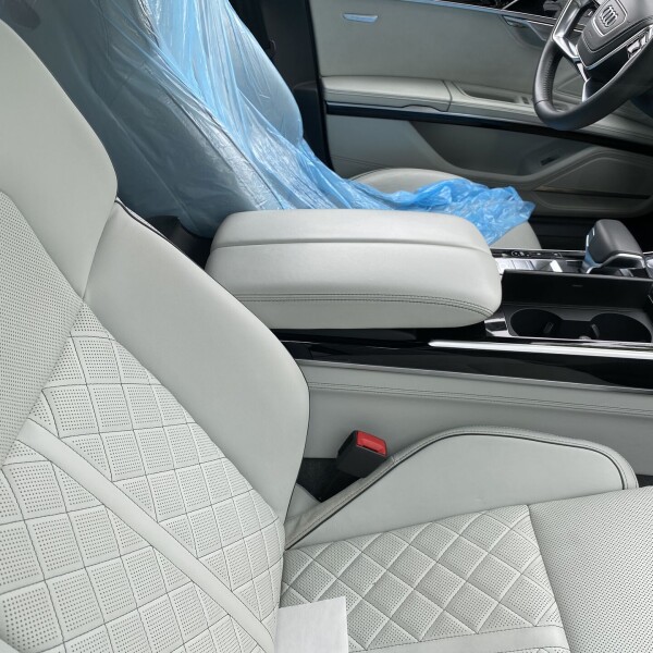 Audi A8  из Германии (46255)