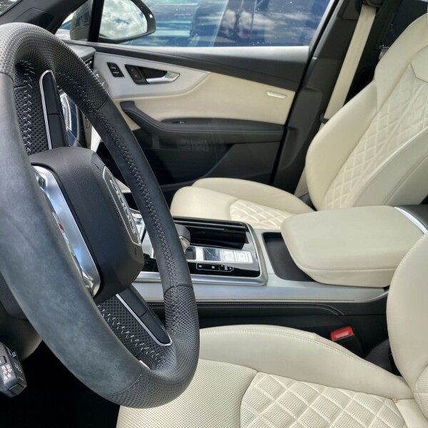 Audi SQ7 из Германии (46474)