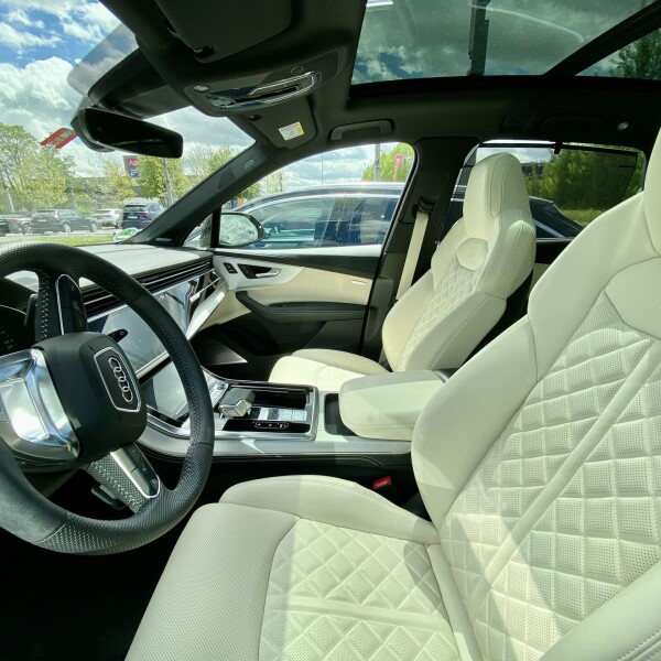 Audi SQ7 из Германии (46470)