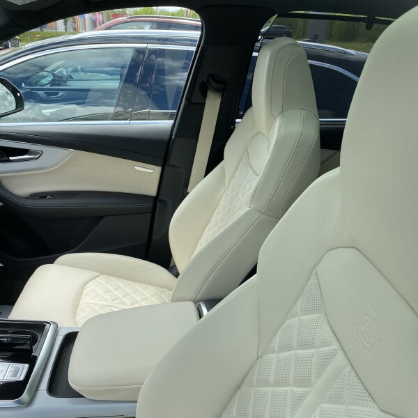 Audi SQ7 из Германии (46475)