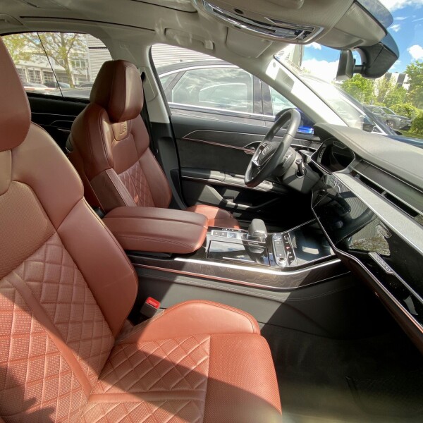 Audi A8  из Германии (47780)