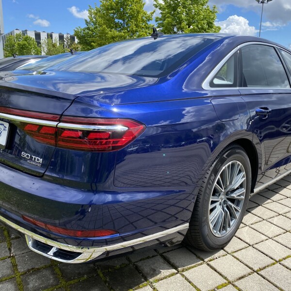 Audi A8  из Германии (47754)
