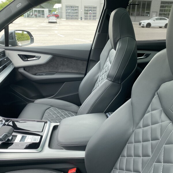 Audi Q7 из Германии (47904)