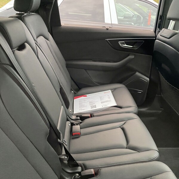 Audi Q7 из Германии (48298)