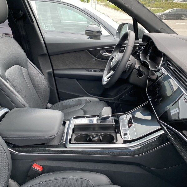 Audi Q7 из Германии (48302)
