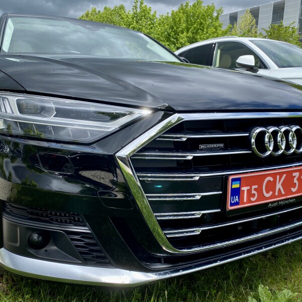 Audi A8  из Германии (48938)