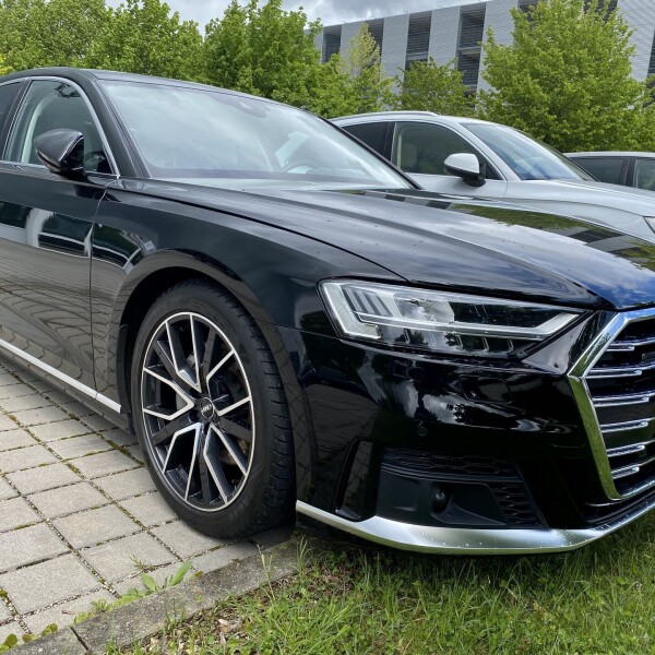 Audi A8  из Германии (48936)