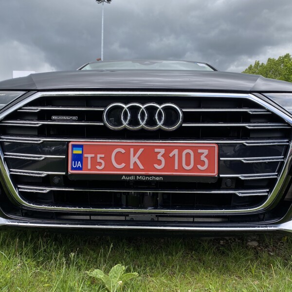 Audi A8  из Германии (48931)