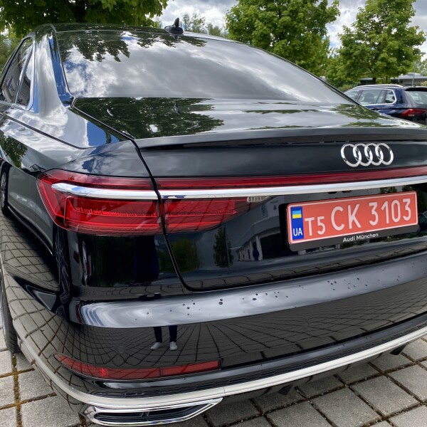Audi A8  из Германии (48946)