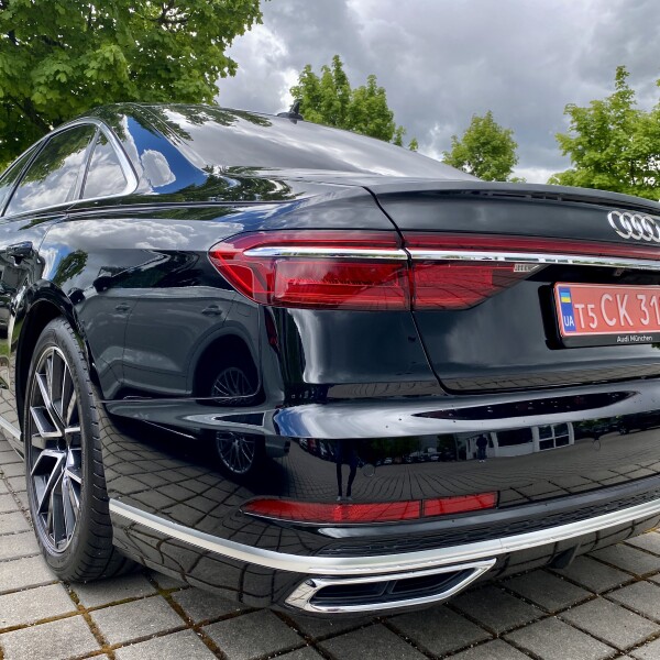 Audi A8  из Германии (48949)