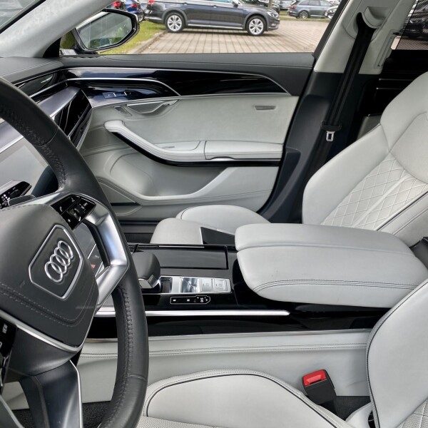 Audi A8  из Германии (48958)