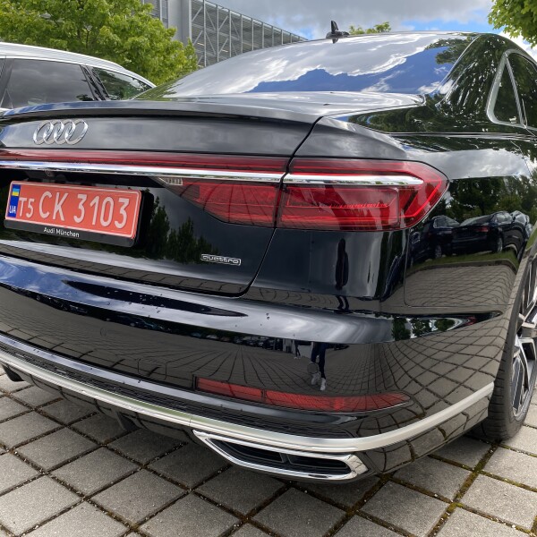 Audi A8  из Германии (48942)