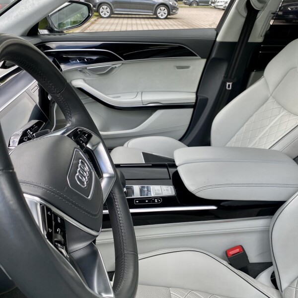 Audi A8  из Германии (48954)