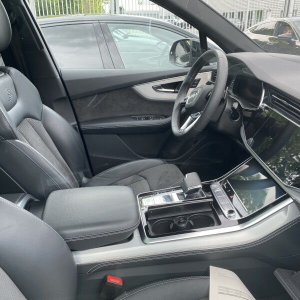 Audi Q7 из Германии (49605)