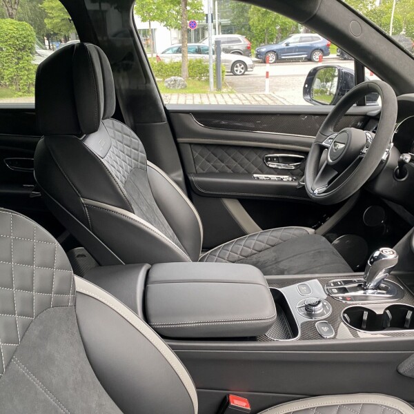 Bentley Bentayga из Германии (49755)