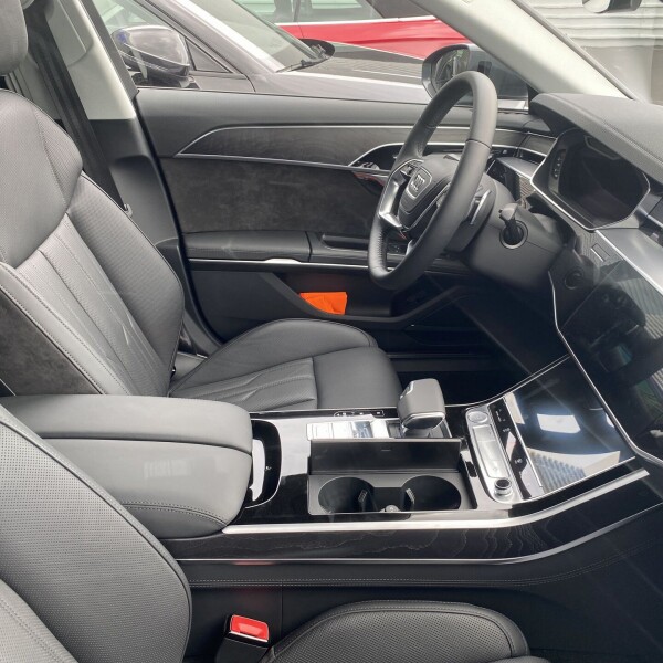 Audi A8  из Германии (50034)