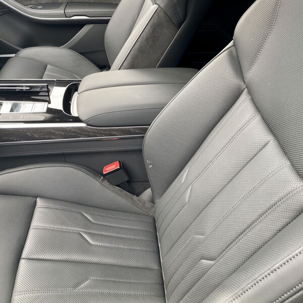 Audi A8  из Германии (50038)