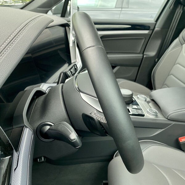 Volkswagen Touareg из Германии (50396)