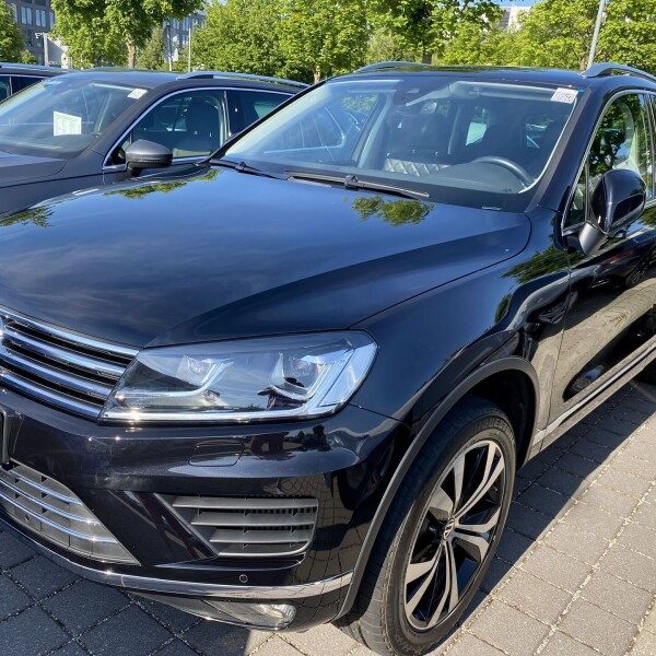 Volkswagen Touareg из Германии (50556)
