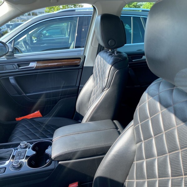 Volkswagen Touareg из Германии (50592)