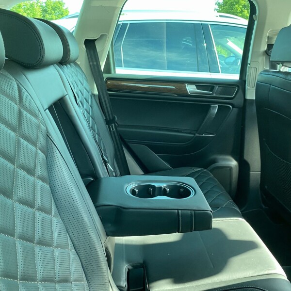 Volkswagen Touareg из Германии (50607)