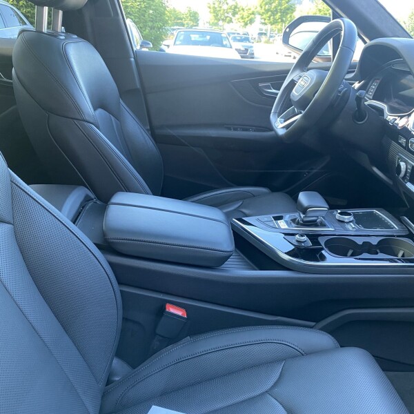 Audi SQ7 из Германии (50772)