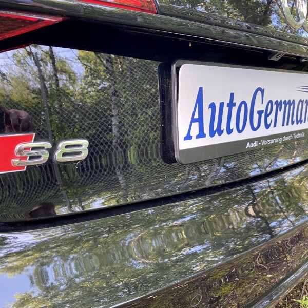 Audi S8  из Германии (52105)