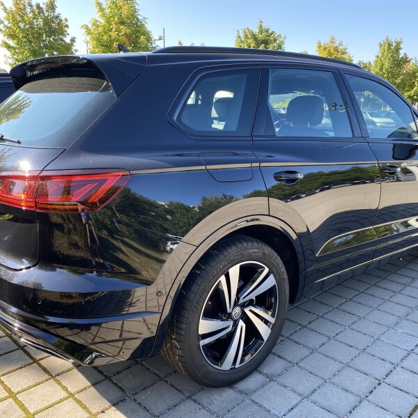 Volkswagen Touareg из Германии (52895)