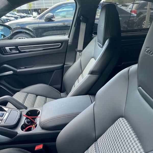 Porsche Cayenne из Германии (53319)