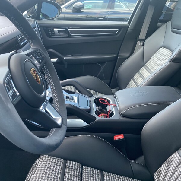 Porsche Cayenne из Германии (53324)