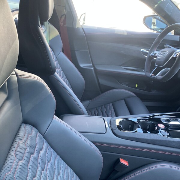 Audi e-tron GT из Германии (53472)