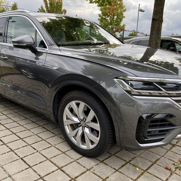 Volkswagen Touareg из Германии (53901)