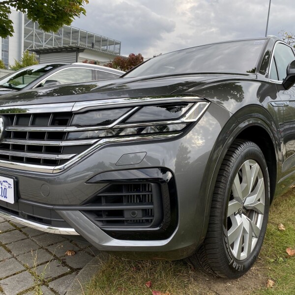 Volkswagen Touareg из Германии (53892)