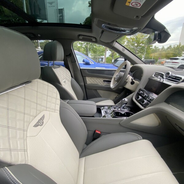 Bentley Bentayga из Германии (54448)