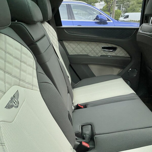 Bentley Bentayga из Германии (54450)