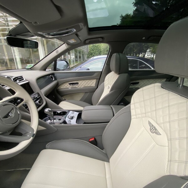 Bentley Bentayga из Германии (54431)