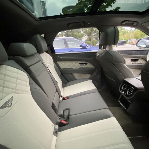 Bentley Bentayga из Германии (54449)
