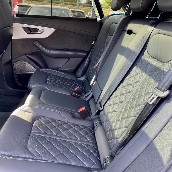 Audi Q8 из Германии (54688)
