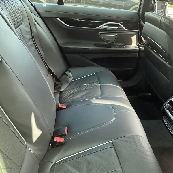 BMW 7-серии из Германии (54589)