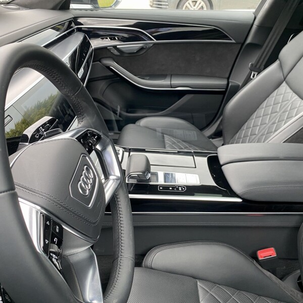 Audi A8  из Германии (55189)