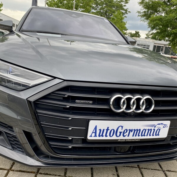 Audi A8  из Германии (55210)