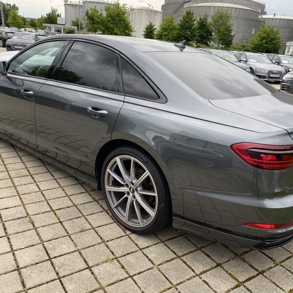 Audi A8  из Германии (55226)