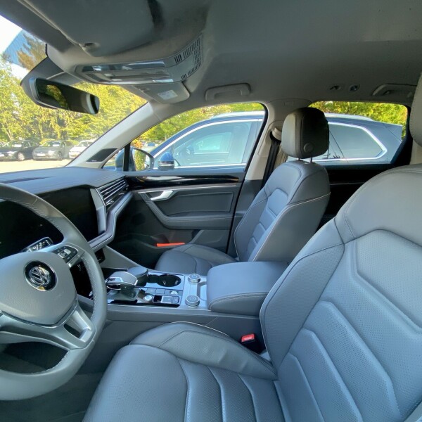 Volkswagen Touareg из Германии (55733)