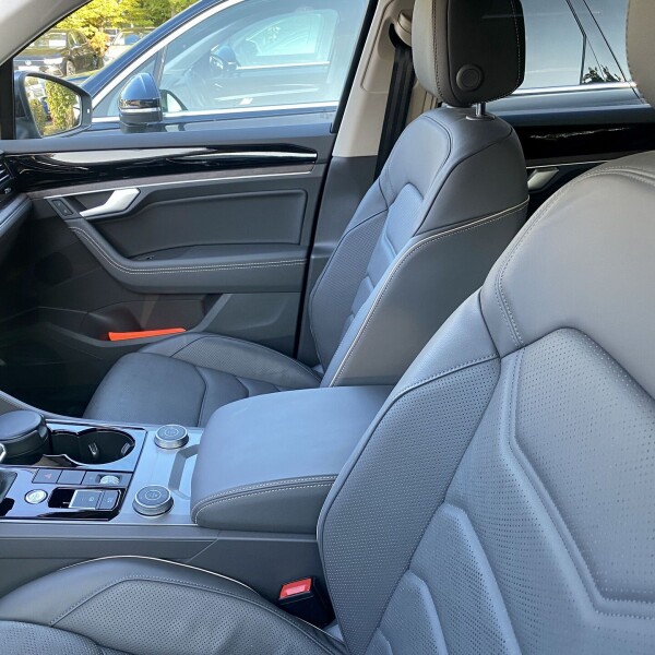 Volkswagen Touareg из Германии (55731)