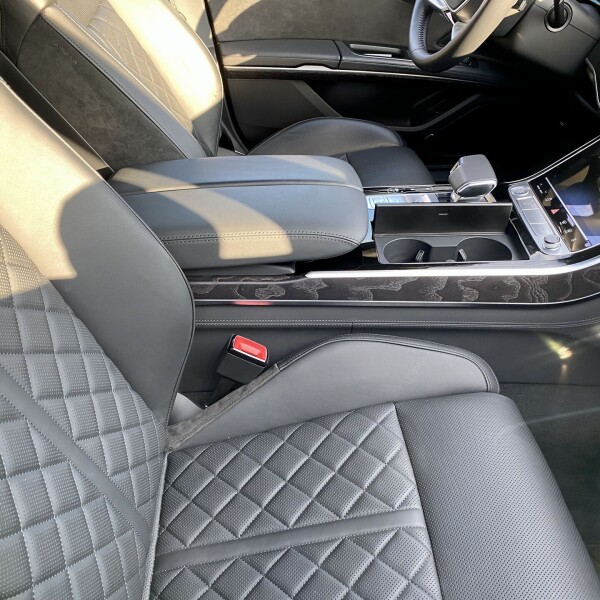 Audi A8  из Германии (56156)
