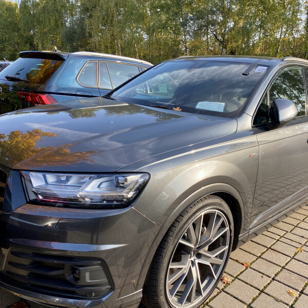 Audi Q7 из Германии (56320)